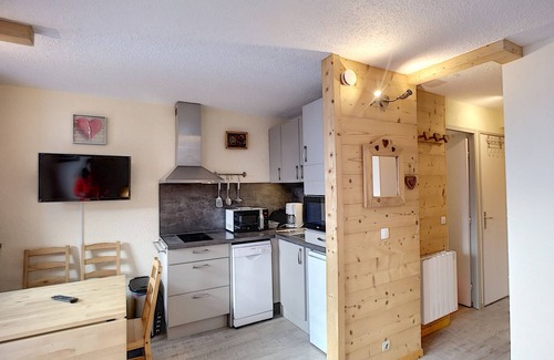 Reberty Apartment | Beautiful renovated 2-room, 4 pers, south-facing, ski-in/ski-out