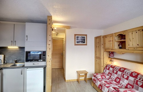 Reberty Apartment | Beautiful renovated 2-room, 4 pers, south-facing, ski-in/ski-out