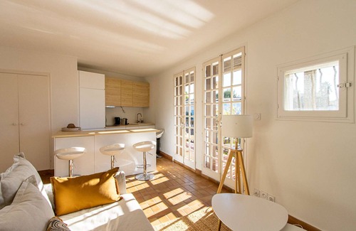 Port Grimaud Apartment | Beautiful renovated 2-room apartment in Port GrimaudSouth - WIFI