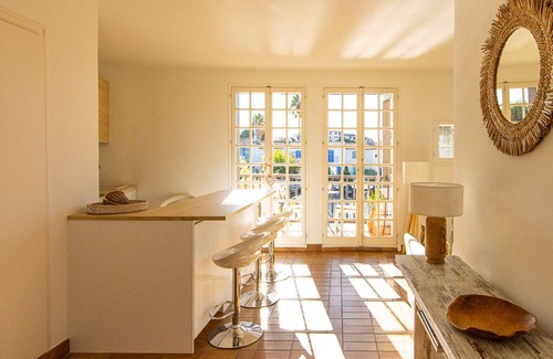 Port Grimaud Apartment | Beautiful renovated 2-room apartment in Port GrimaudSouth - WIFI