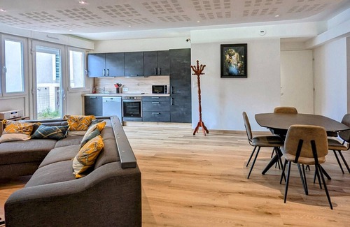 Vesoul Cottage | Beautiful renovated apartment with WiFi and secure parking in Vesoul