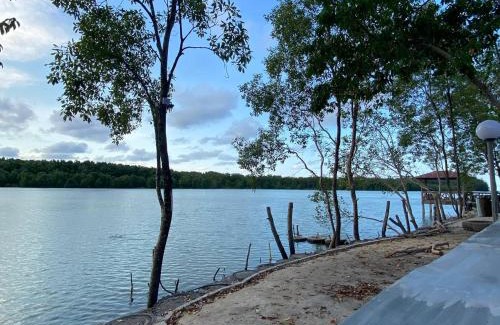 Kuala Rompin House | Beautiful River Homestay Kuala Pontian Rompin