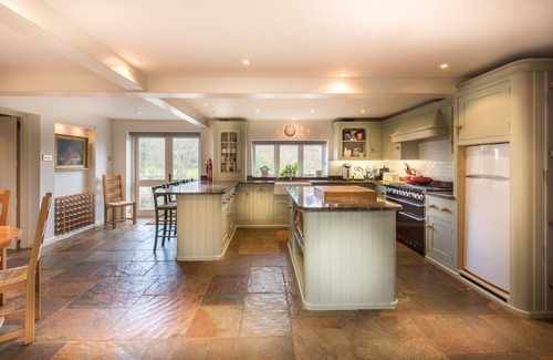 Claverton House | Beautiful River House, BathnRated AA 5 stars n8 -16 guests