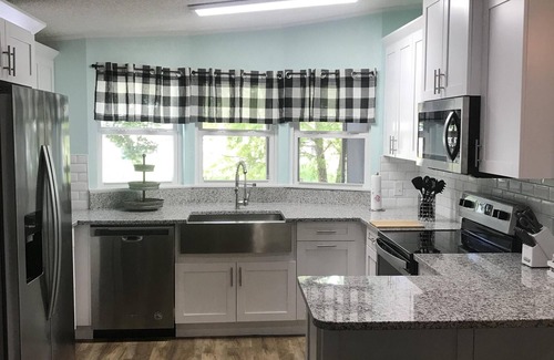 Weeki Wachee Gardens House | BEAUTIFUL RIVER RETREAT