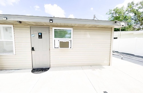 Pinellas Park House | Beautiful room in prime location