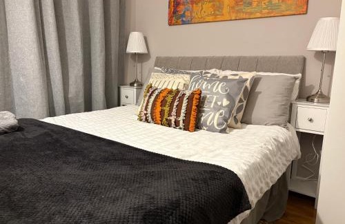 West Molesey House | Beautiful Rooms near Hampton Court
