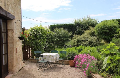 Le Verdier House | Beautiful rural gite with private 12m pool and gardens for relaxing holidays