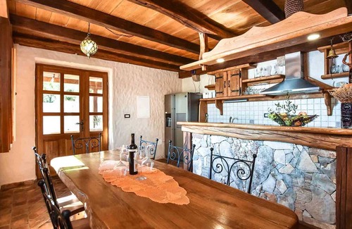 Zastrazisce Villa | Beautiful rustic stone villa on the island of Hvar