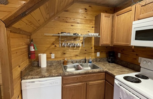 Van Buren Cabin | Beautiful Scenic River Cabin just 1/2 mile from Current River!