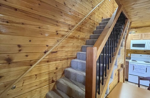 Van Buren Cabin | Beautiful Scenic River Cabin just 1/2 mile from Current River!