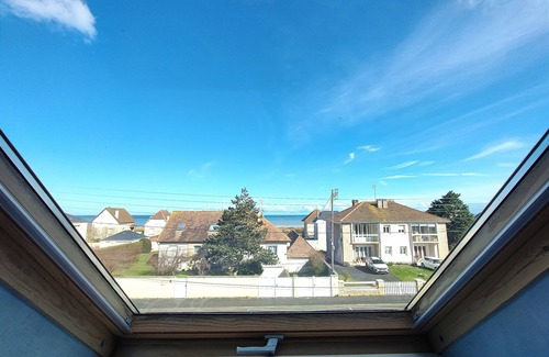 Ouistreham Villa | Beautiful seaside vacation home with private pool