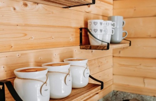 Sittingbourne Cabin | Beautiful secluded log cabin - in Kent orchard.