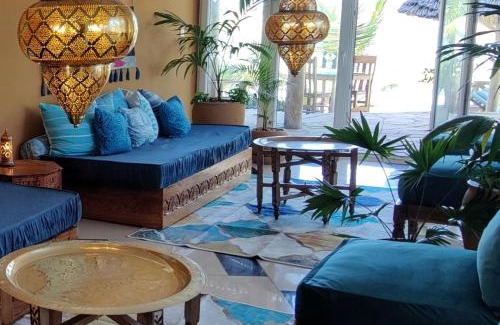 Makunduchi Villa | Beautiful Secluded 8 bedroom Beach Villa with Pool