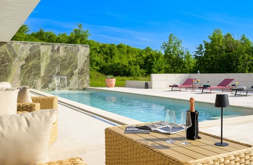 Sterna Villa | Beautiful She Luxury Villa with view in Groznjan