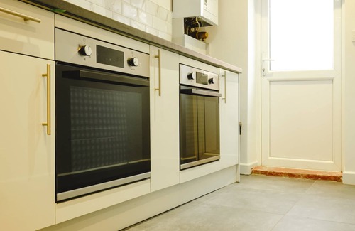 Cribbs Causeway Apartment | Beautiful six bedroom house - Wordsworth