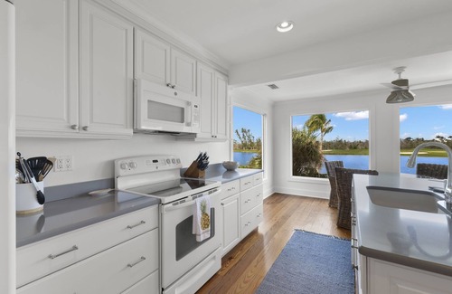The Dunes House | Beautiful Southern Charmer home overlooking the Dunes Golf Course and Wildlife pond