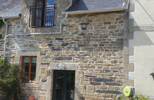 Cast Cottage | Beautiful, spacious, 2 bed renovated breton cider press, 10km from the coast!