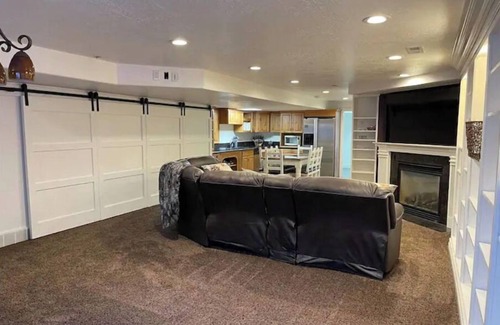 Kaysville House | Beautiful, spacious 2-bedroom home in Kaysville