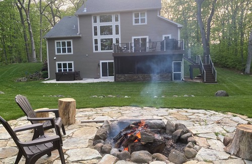 Burlington House | Beautiful,Spacious 5-bedroom home on 19 acres only 30 mi from downtown Milwaukee