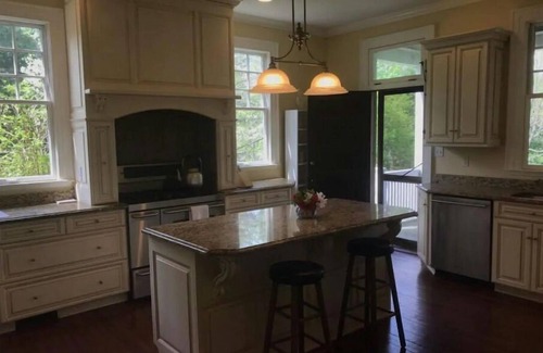 Sabillasville House | Beautiful, Spacious Historic Victorian Near Ski Liberty