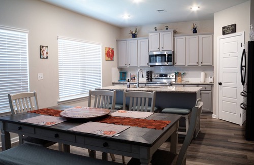 Opelika House | Beautiful spacious house 5 minutes from Tiger Town