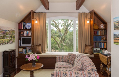 Healdsburg House | Beautiful Studio Getaway in the Heart of Wine Country