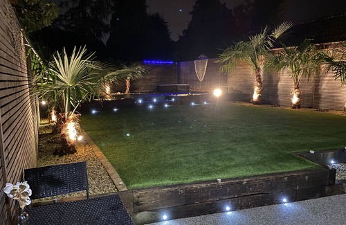Great Houghton House | Beautiful Stunning Peaceful 6-bed Showhome Eco Uk
