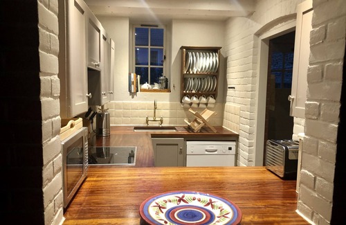 Cley next the Sea House | Beautiful, stylish barn. Family & pet friendly. Close to beach. 3 nights min.