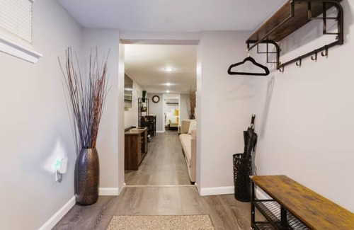 Ampere House | Beautiful Suite Mins to EWR & NYC