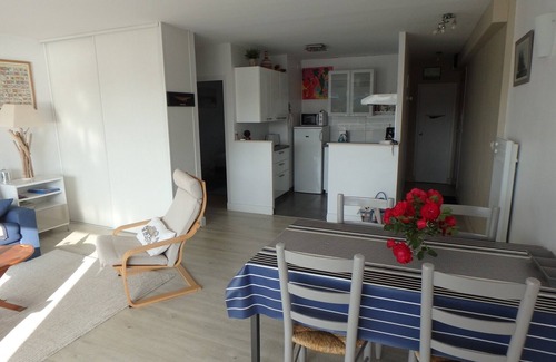 Perros-Guirec Apartment | Beautiful Sunny Apartment, Sea View, Direct access to the beach on foot. Wireless