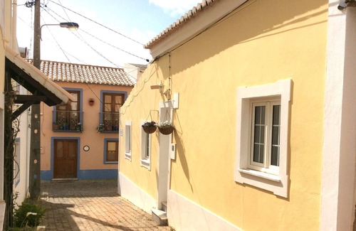 Figueira Cottage | Beautiful sympathetically renovated one bedroom Cottage in traditional village