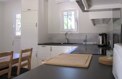 Le Beausset Cottage | Beautiful T3 gite in the heart of the vineyards 10 minutes from the beach