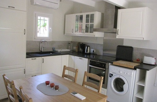 Le Beausset Cottage | Beautiful T3 gite in the heart of the vineyards 10 minutes from the beach
