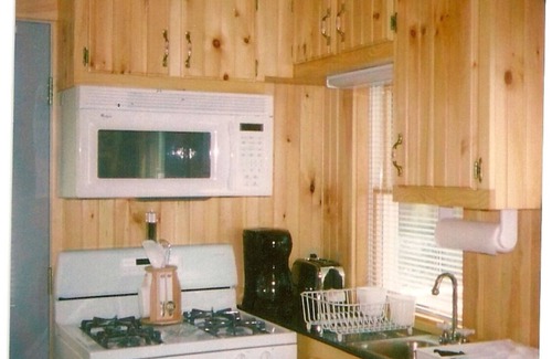 Eden Mills Cottage | Beautiful Teeny Tiny Cottage On Lake Eden, directly on the water front