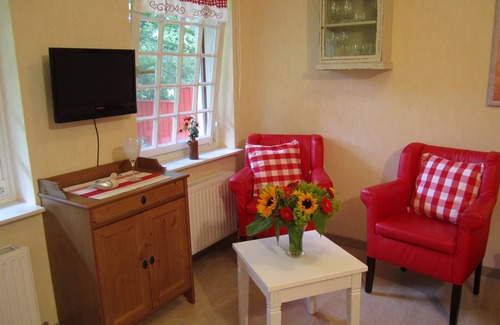 Vollerwiek Apartment | Beautiful thatched house near the North Sea. In 10 minutes by car in St. Peter-Ording.