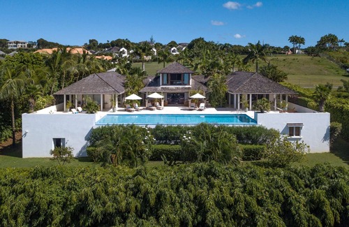 Merlin Bay Villa | Beautiful Tom Tom Luxury villa