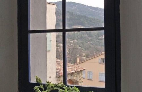 Bargemon House | Beautiful town house with shared (municipal) pool