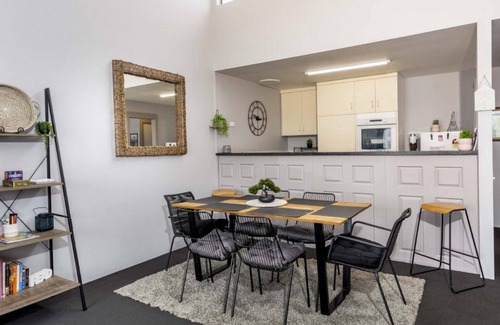 Sandstone Point House | Beautiful Townhouse with Water Views