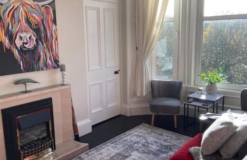 Largs Apartment | Beautiful traditional flat in the center of Largs.