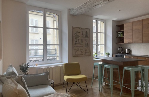 Senlis House | Beautiful triplex in the heart of a city of character