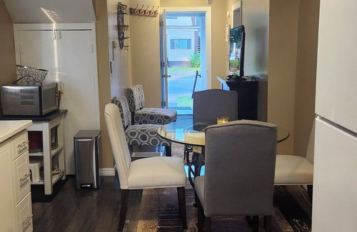 Niagara Falls Apartment | Beautiful two bedroom apartment five minutes from Niagara Falls