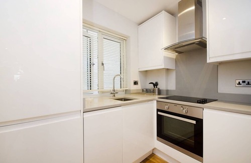 Earl's Court Apartment | Beautiful Two Bedroom Apartment near Hyde's Park