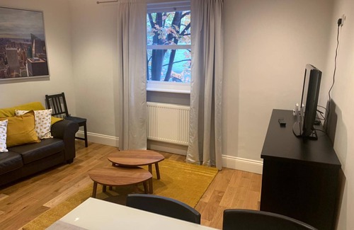 Earl's Court Apartment | Beautiful Two Bedroom Apartment near Hyde's Park