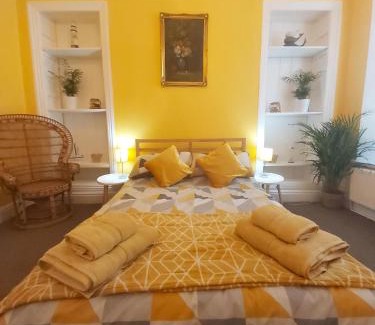 Uplands Apartment | Beautiful Two Bedroom ground floor apartment