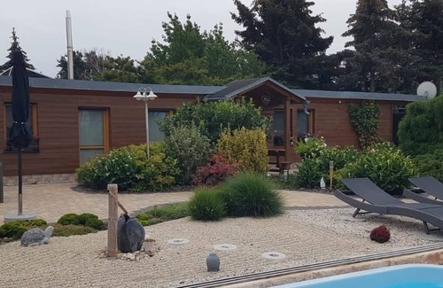 Radebeul House | Beautiful vacation home in the immediate vicinity of v. Altkötzschenbroda, parking space at the house