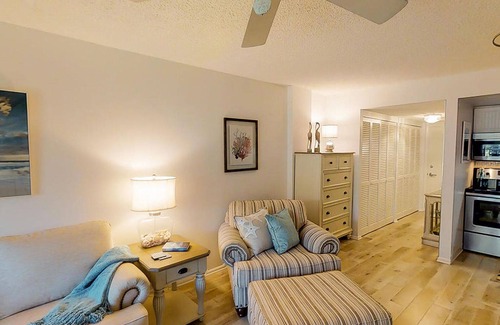 Vanderbilt Beach Condo | Beautiful Vanderbilt Beach Condo Just Steps To The Beach!