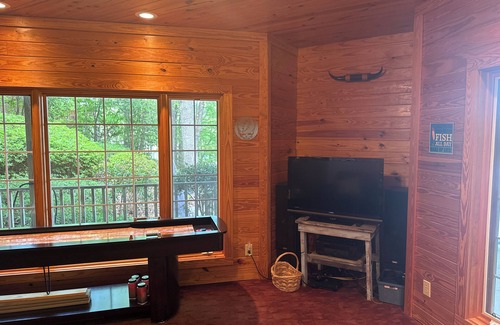 Reed Creek House | Beautiful views on Lake Hartwell! Deep cove! Everything you need to relax!