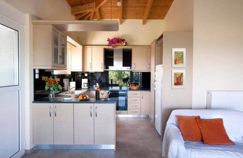 Kineta Villa | BEAUTIFUL VILLA APPARTMENT FIRST FLOOR LOCATED IN KINETTA