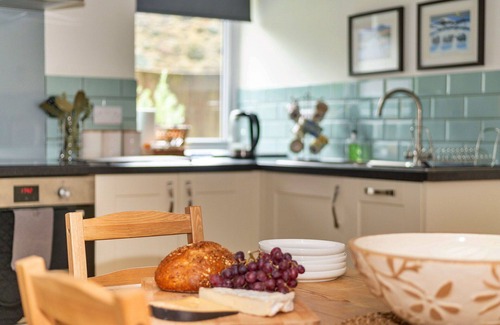 Ganllwyd House | Beautiful villa for 4 guests with WIFI, pets allowed and parking