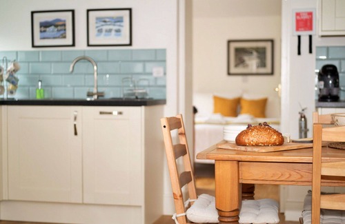 Ganllwyd House | Beautiful villa for 4 guests with WIFI, pets allowed and parking